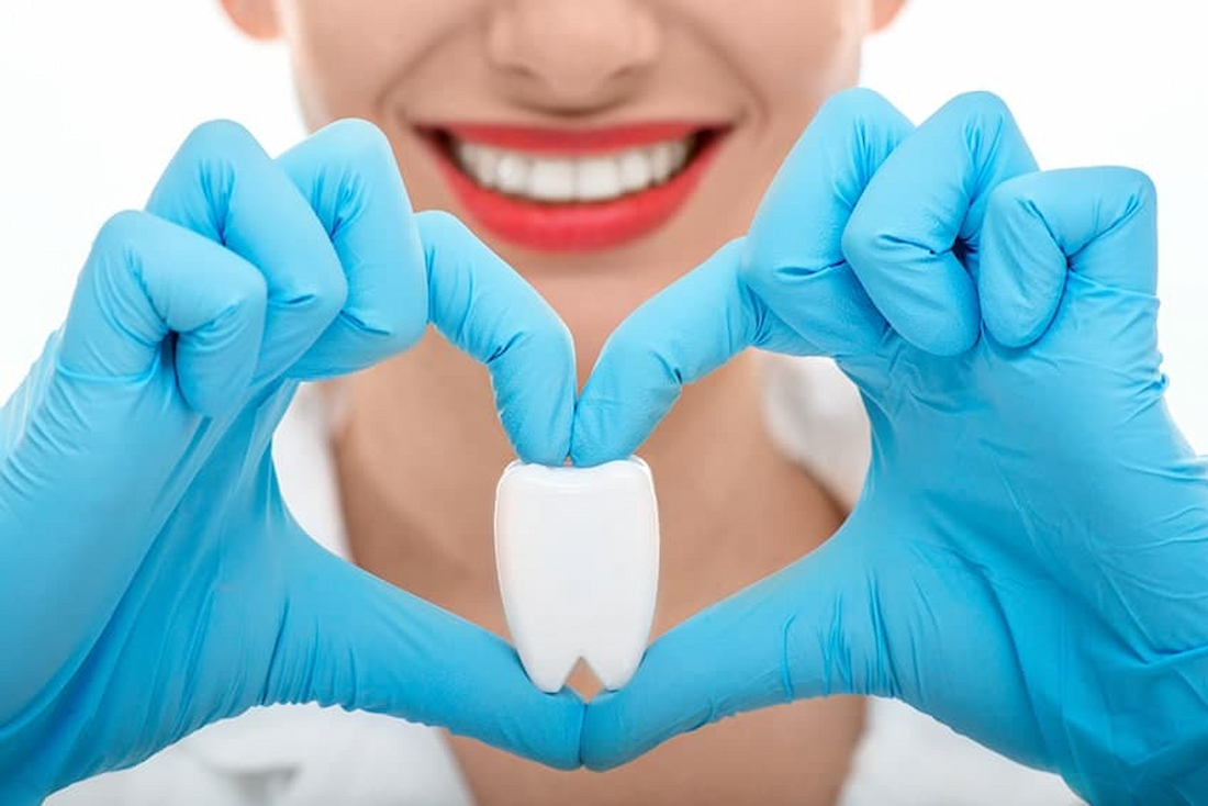 پیشگیری از بیماری های قلبی با نخ دندان کشیدن